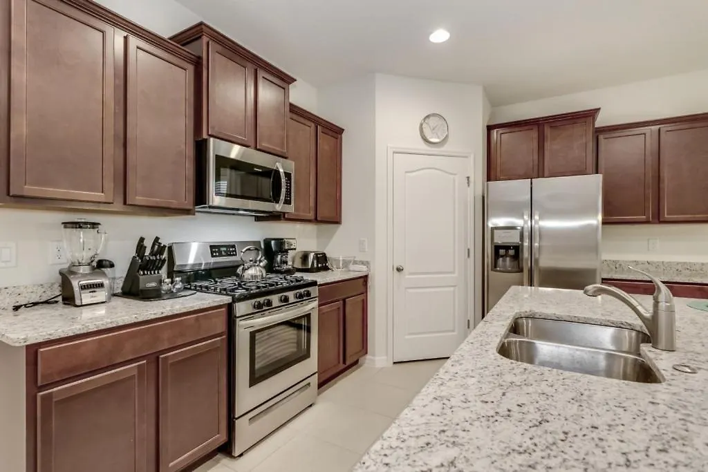Amazing! 6Bed 4Ba Villa Game Room Pool Spa 7028Oak Davenport 0*,  United States